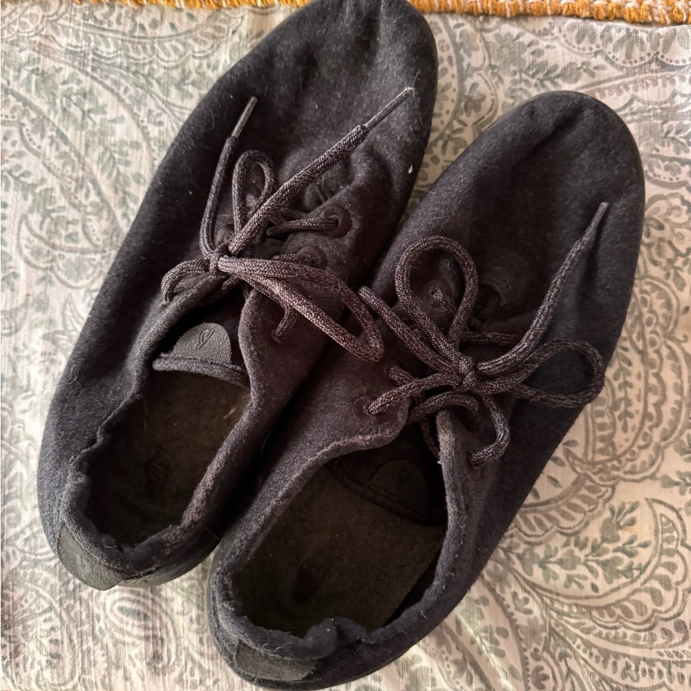 Black Allbirds